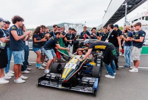 Il Team di MoRe Modena Racing di Unimore trionfa